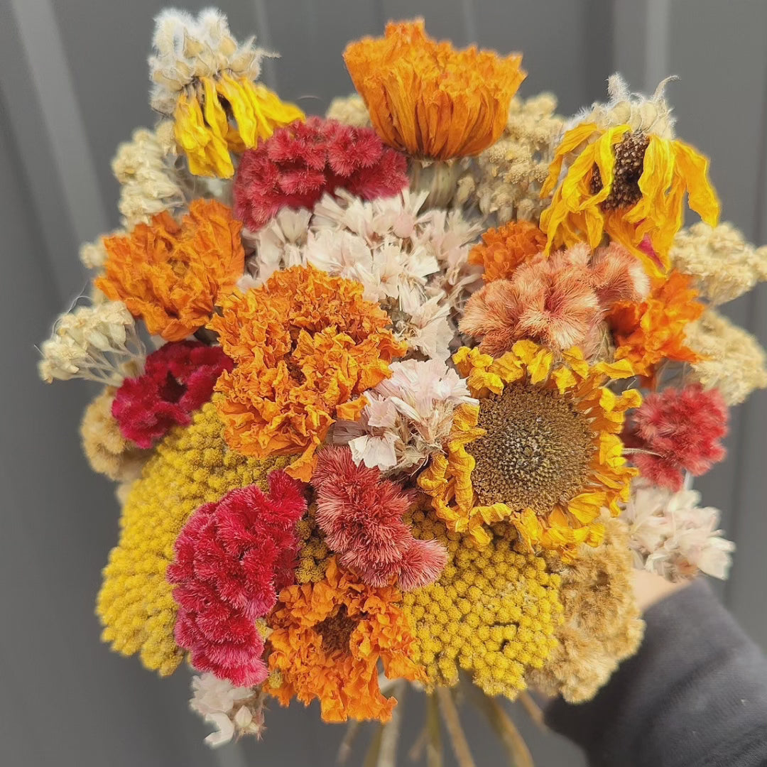 Dried Flower Posy of Earth-friendly Flowers